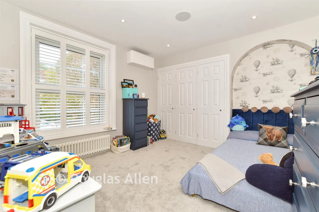 Theydon Grove, Epping, CM16, photo 20