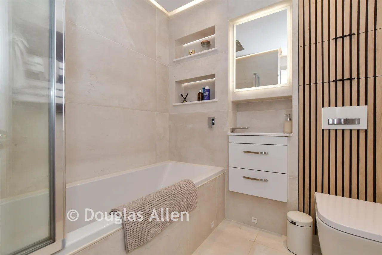 Theydon Grove, Epping, CM16, photo 22