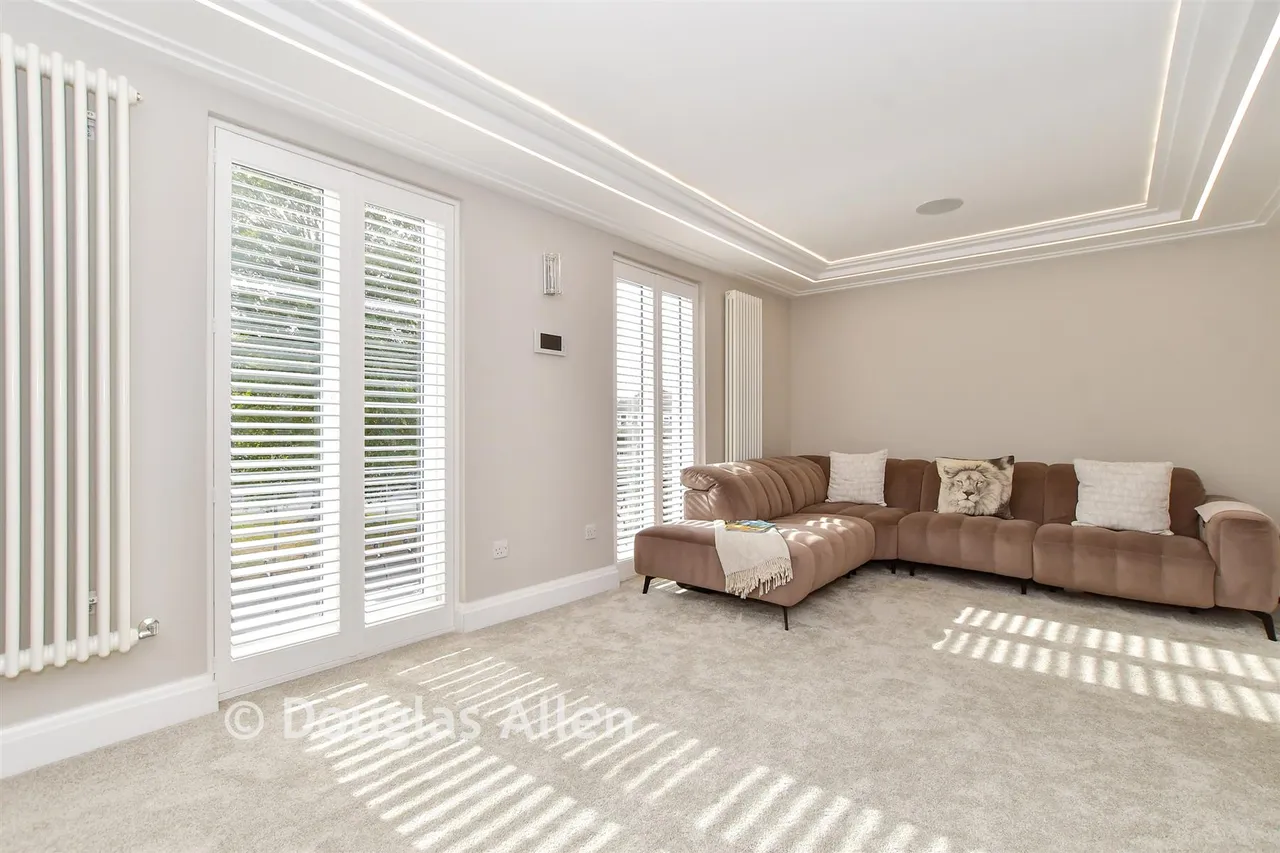 Theydon Grove, Epping, CM16, photo 10