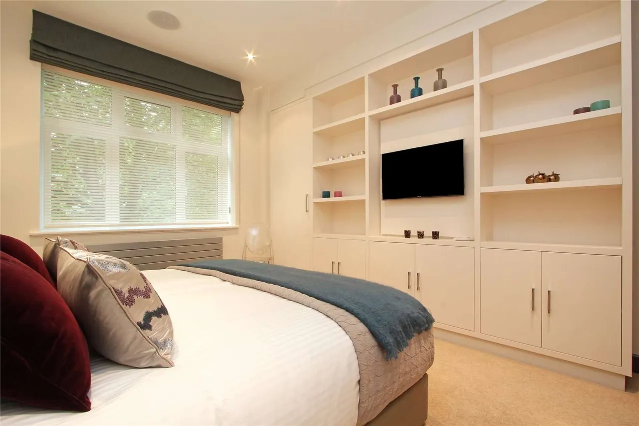 Kingston House South, Ennismore Gardens, London, SW7 1NF, photo 3