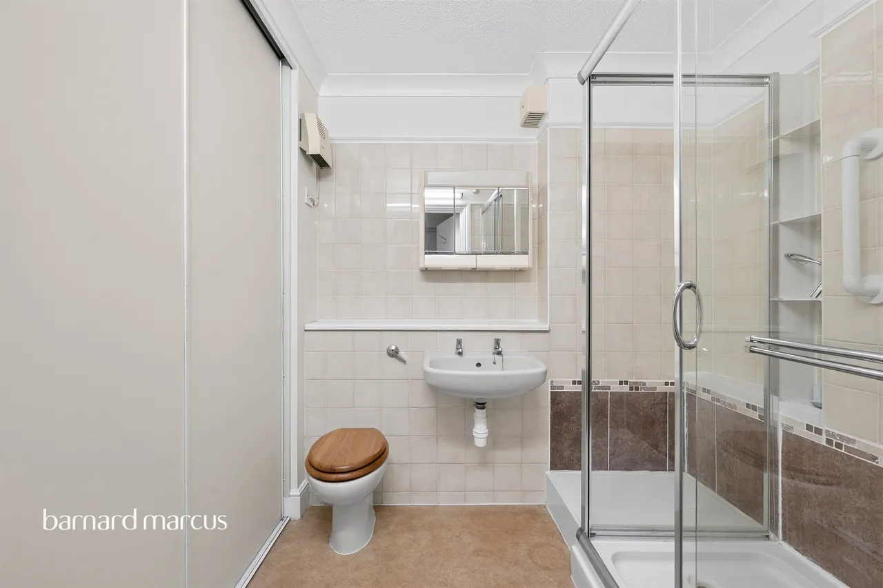 Upper High Street, Epsom, KT17, photo 10