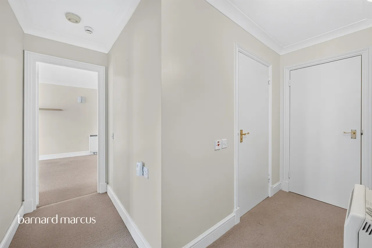 Upper High Street, Epsom, KT17, photo 5