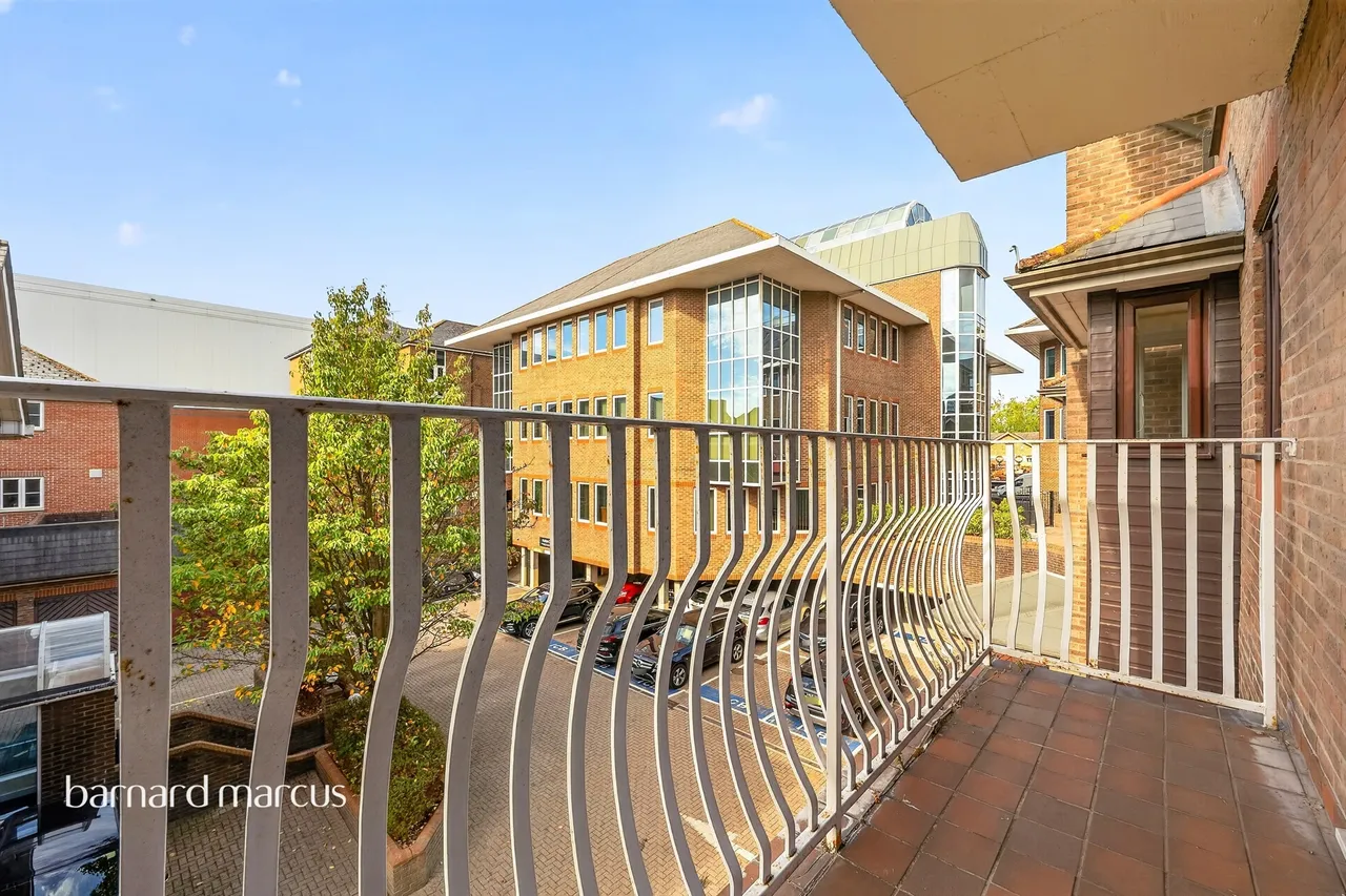 Upper High Street, Epsom, KT17, photo 11