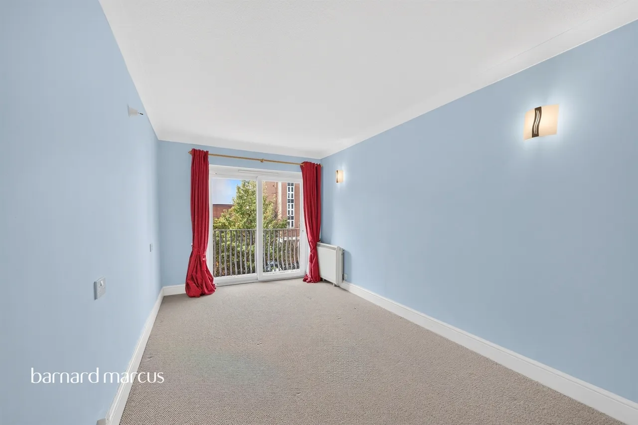 Upper High Street, Epsom, KT17, photo 7