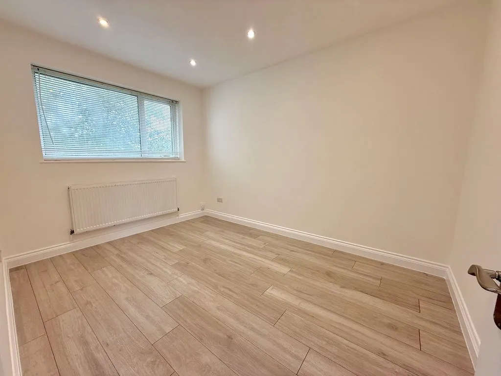 Therfield Walk, Houghton Regis LU5 5QB, photo 14