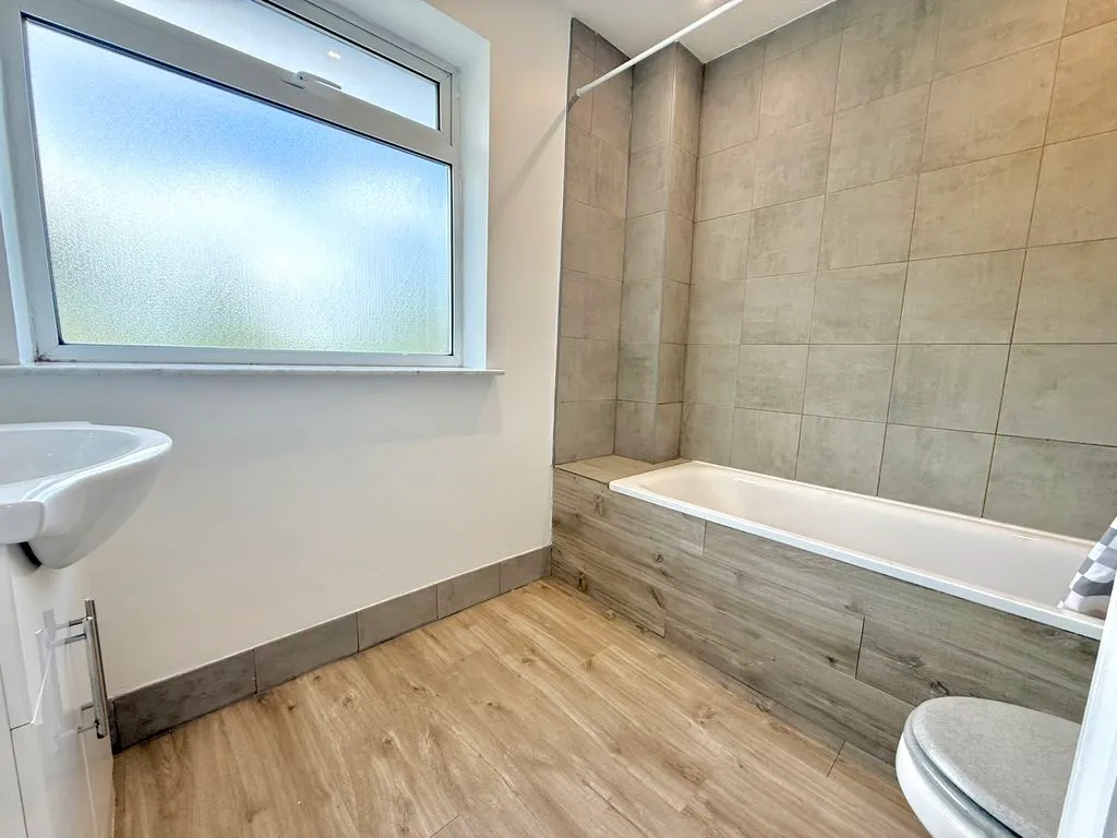 Therfield Walk, Houghton Regis LU5 5QB, photo 4