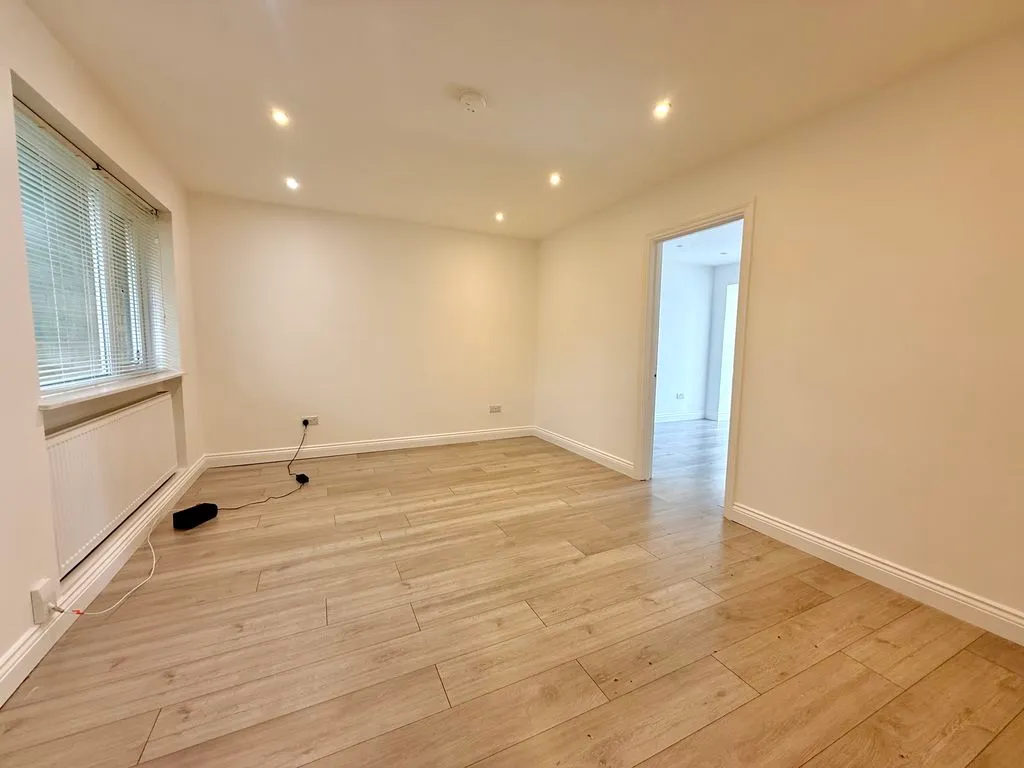 Therfield Walk, Houghton Regis LU5 5QB, photo 12