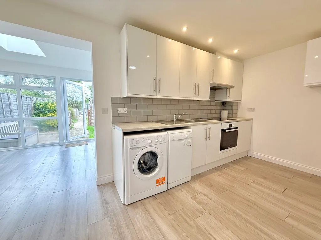 Therfield Walk, Houghton Regis LU5 5QB, photo 9