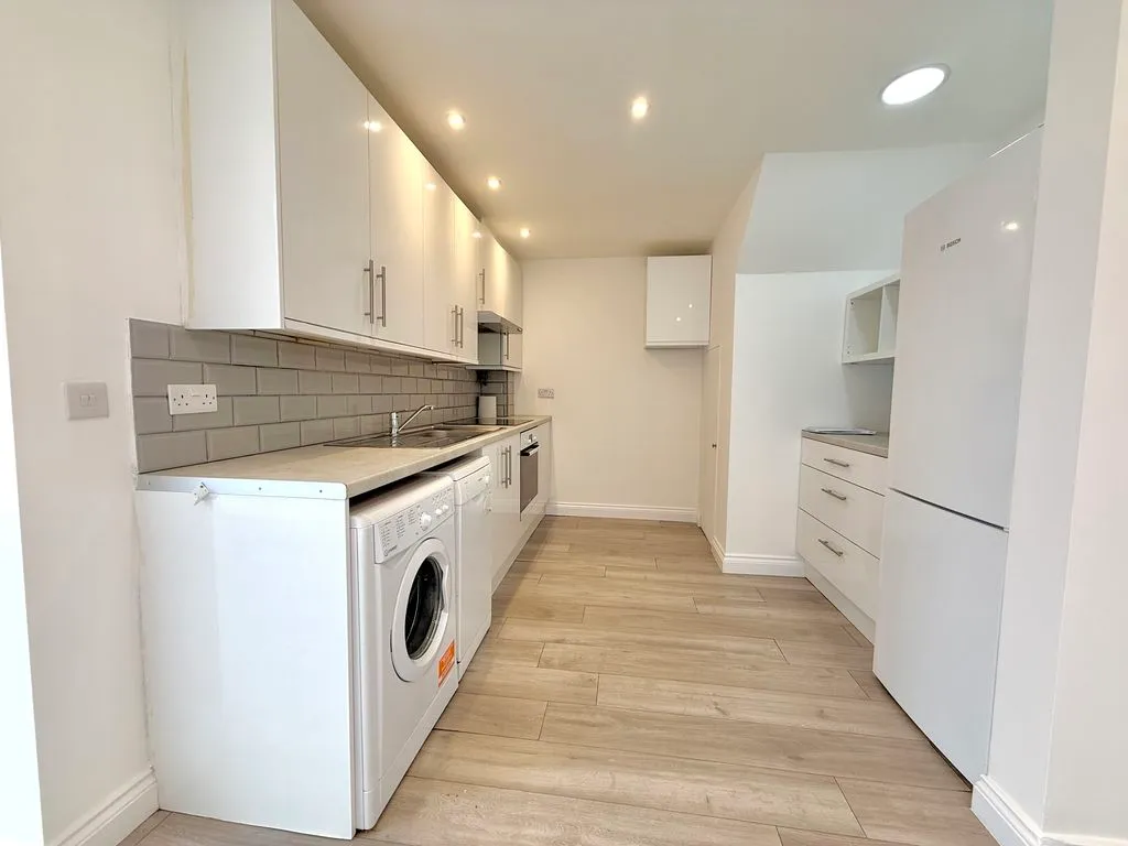 Therfield Walk, Houghton Regis LU5 5QB, photo 8