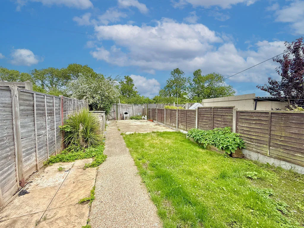 Therfield Walk, Houghton Regis LU5 5QB, photo 6