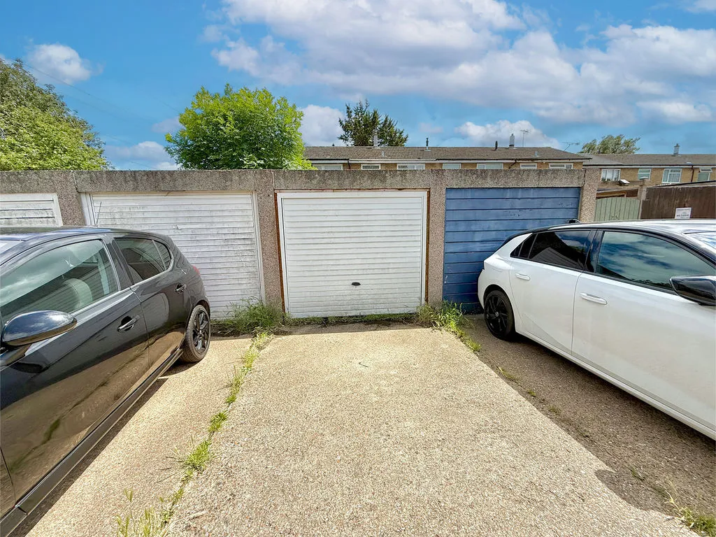 Therfield Walk, Houghton Regis LU5 5QB, photo 19