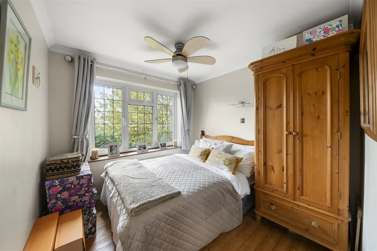 Tudor Way, Hillingdon, photo 17