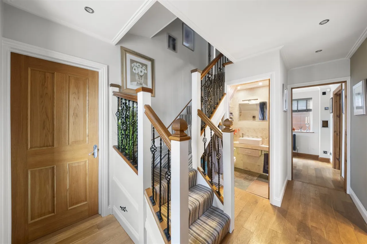 Tudor Way, Hillingdon, photo 14
