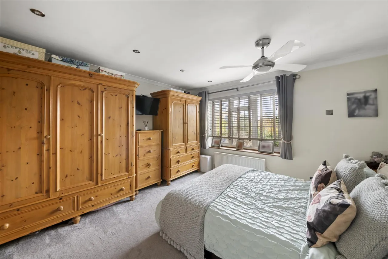Tudor Way, Hillingdon, photo 5