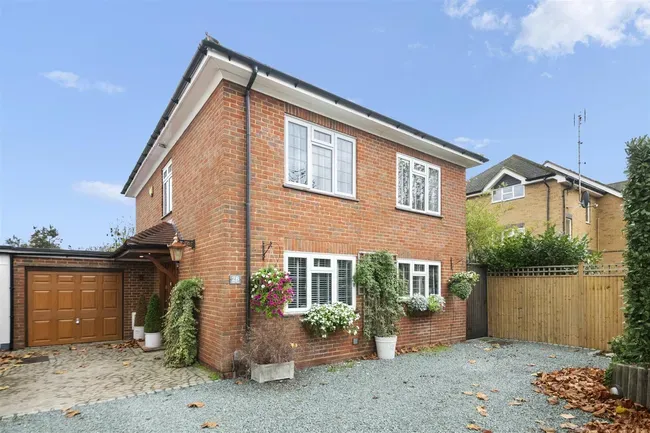 4 bed house for sale — Tudor Way, Hillingdon