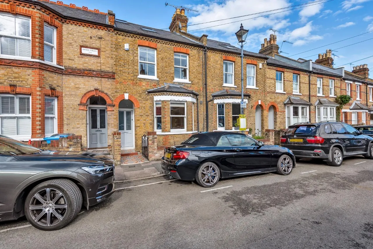 4 bed house for sale, Devereux Road, Windsor