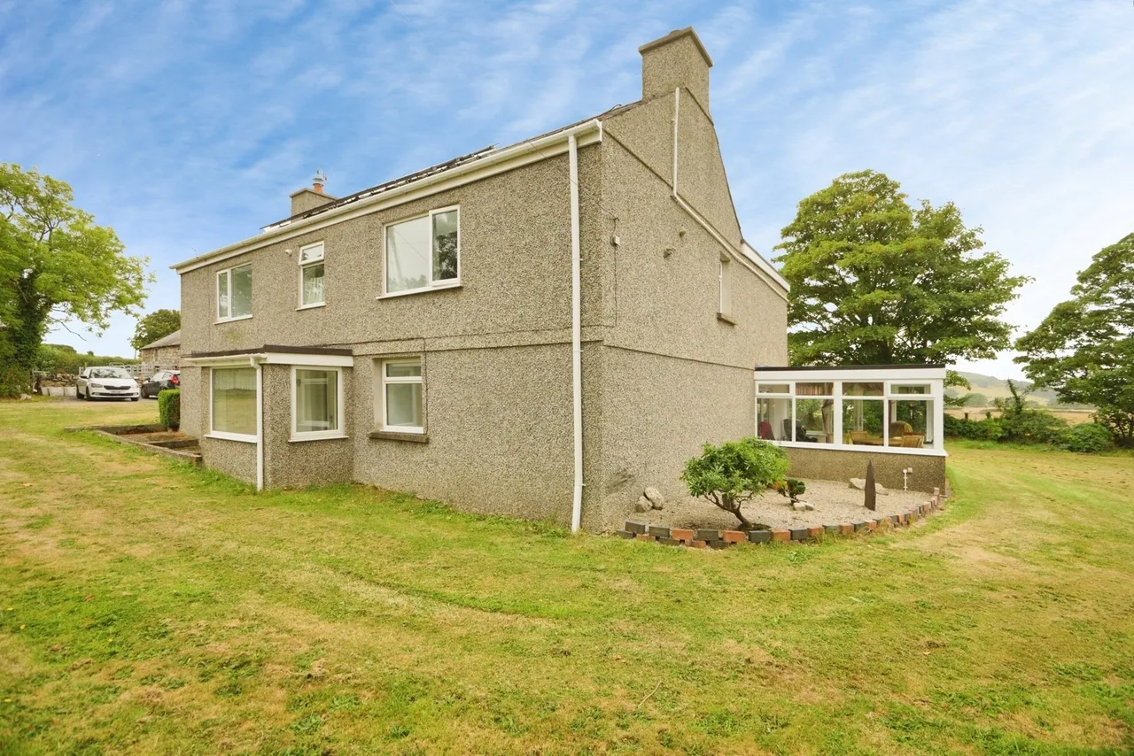 Pontllyfni, Caernarfon, LL54, photo 2