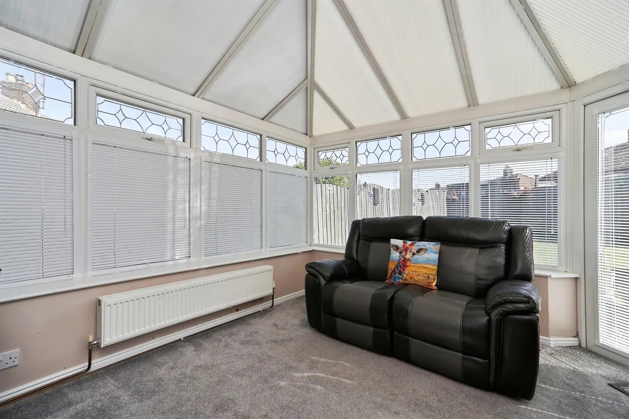 Gotts Park Crescent, Leeds, photo 6
