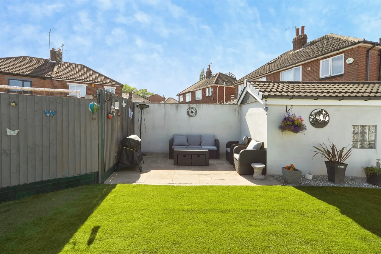 Gotts Park Crescent, Leeds, photo 8