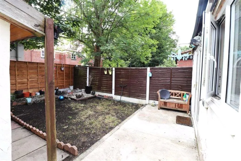 Eastholme Drive, Manchester, Greater Manchester, M19, photo 22