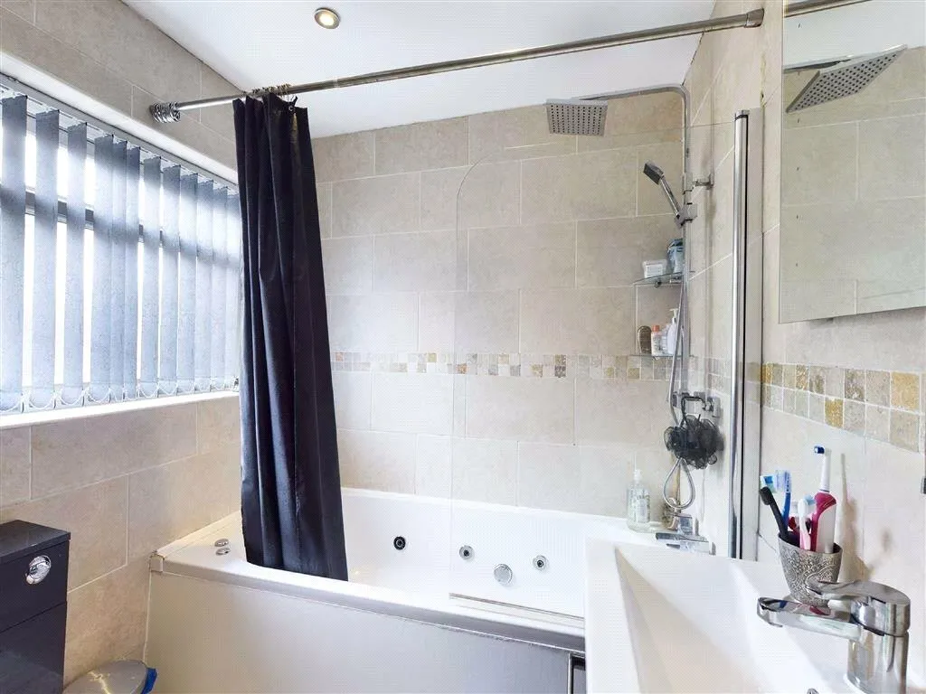 Eastholme Drive, Manchester, Greater Manchester, M19, photo 16