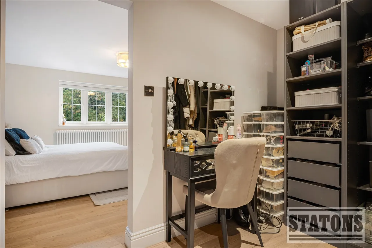 Tolmers Road, Cuffley, Potters Bar, Hertfordshire, EN6 4JP, photo 13