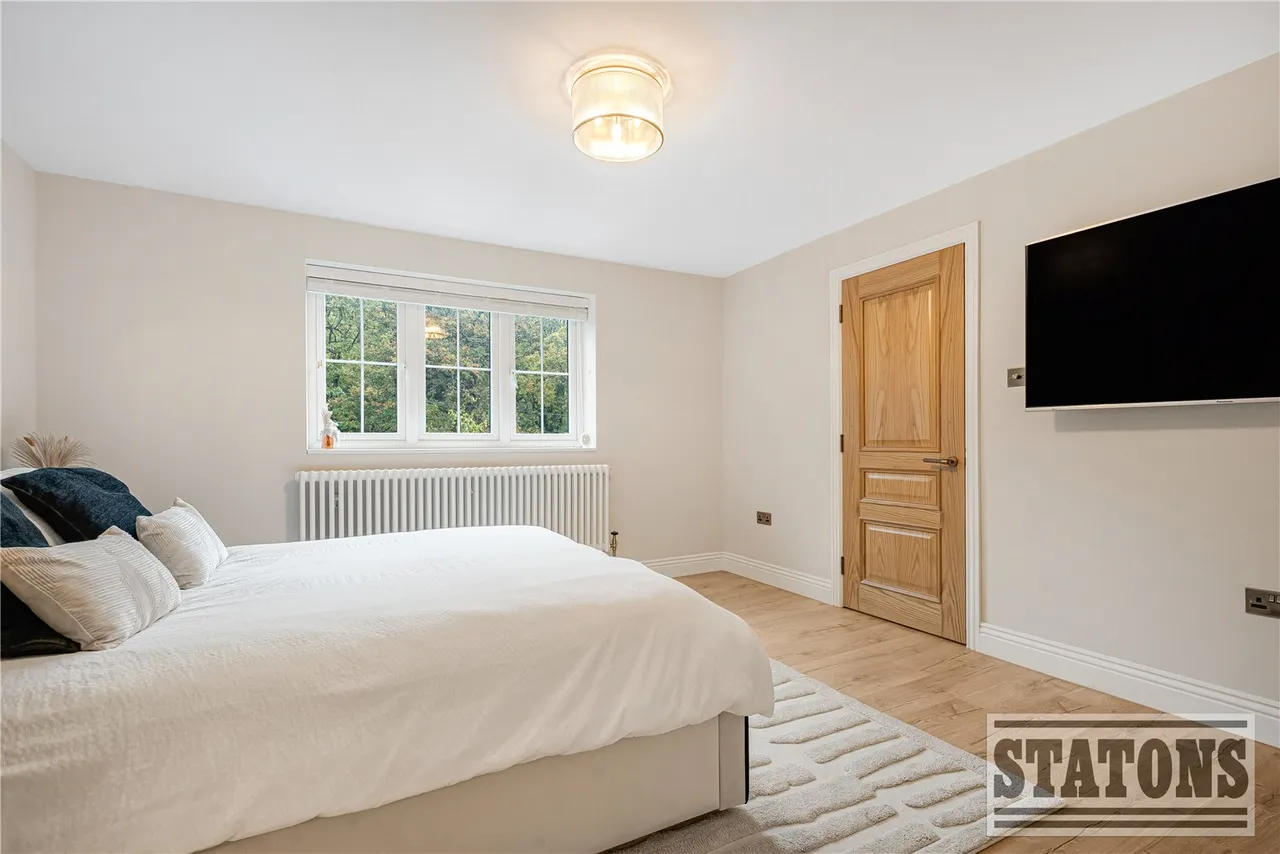 Tolmers Road, Cuffley, Potters Bar, Hertfordshire, EN6 4JP, photo 12