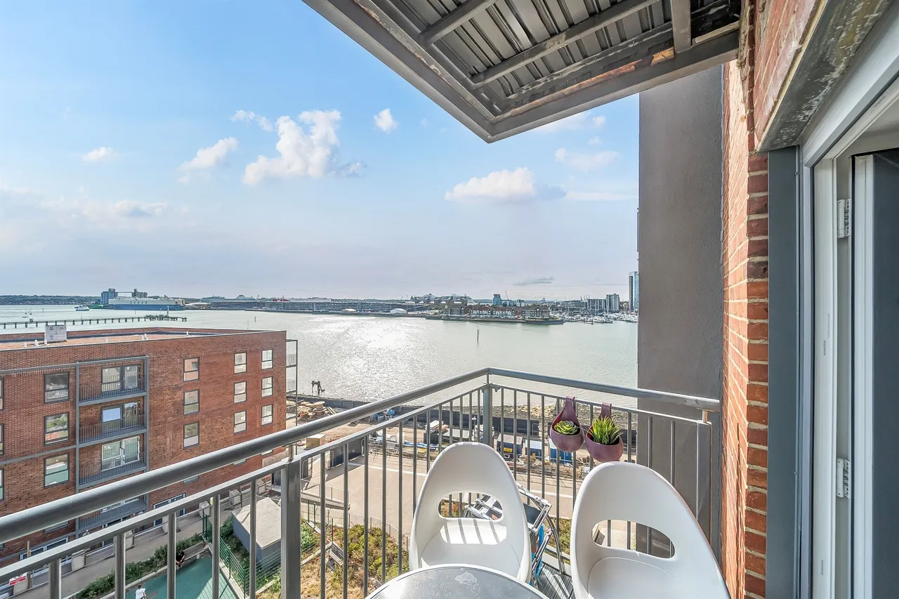 3 bed flat for sale — Denyer Walk, Southampton