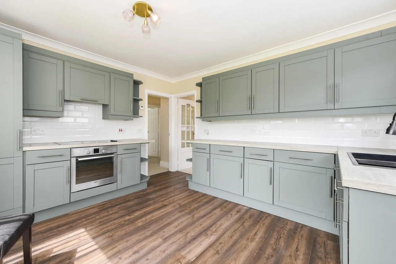 High Street, Thurnscoe, S63, photo 8