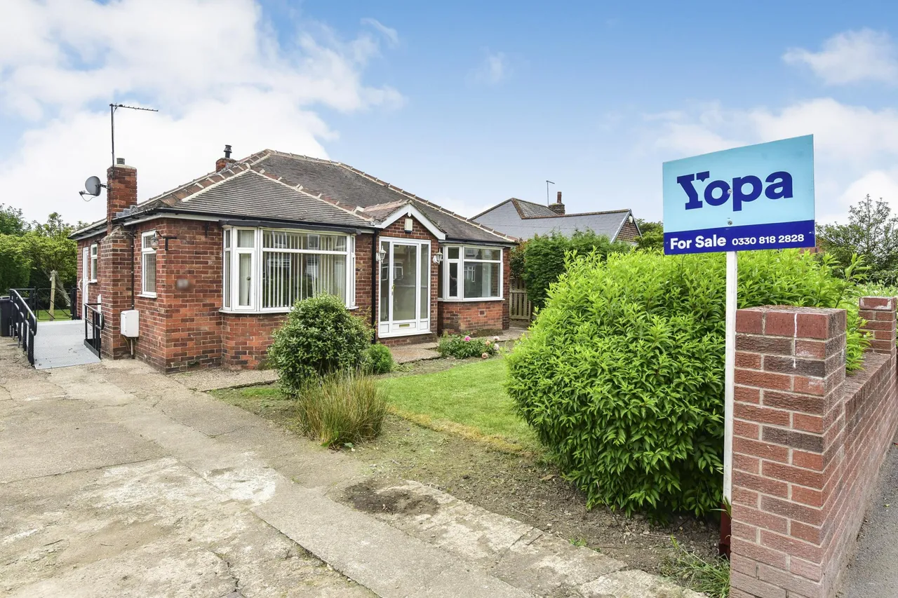 2 bed house for sale, High Street, Thurnscoe, S63