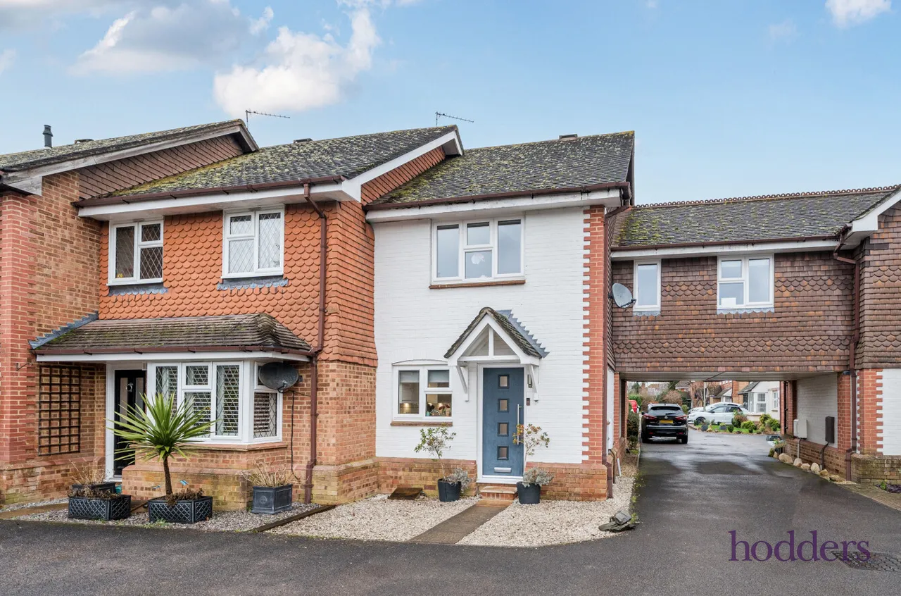Warwick Deeping, Ottershaw, KT16, photo 9