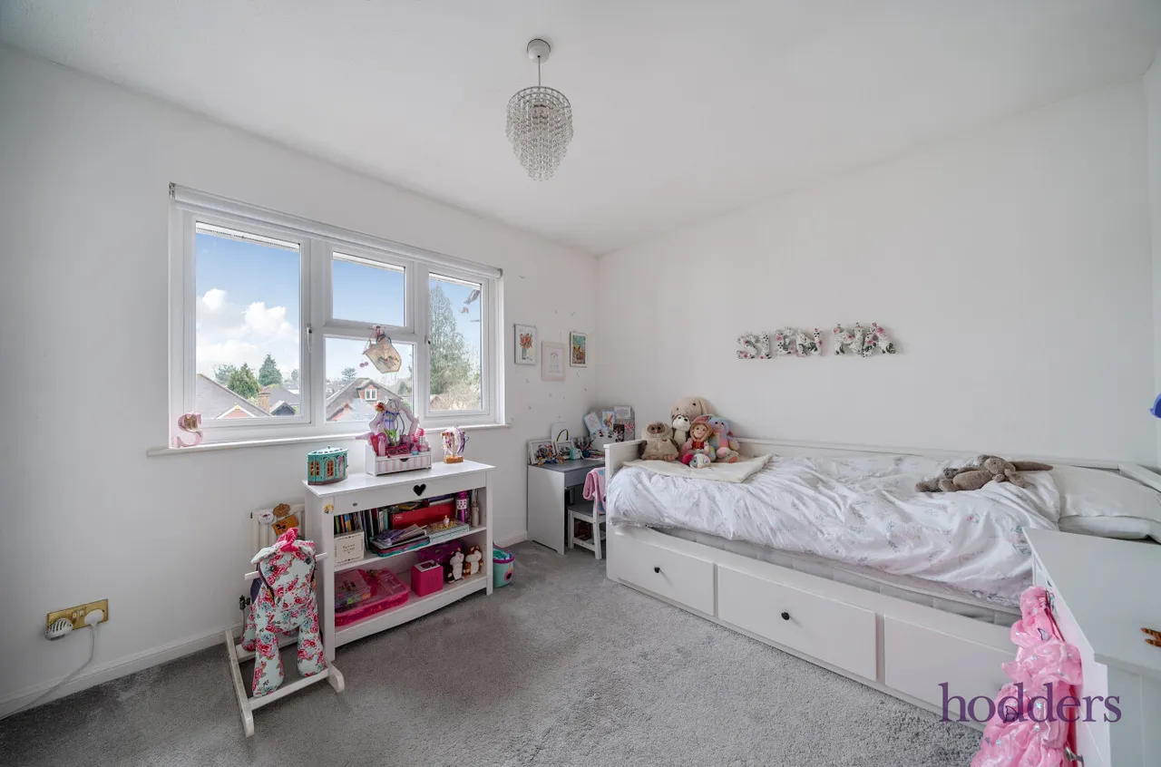 Warwick Deeping, Ottershaw, KT16, photo 8