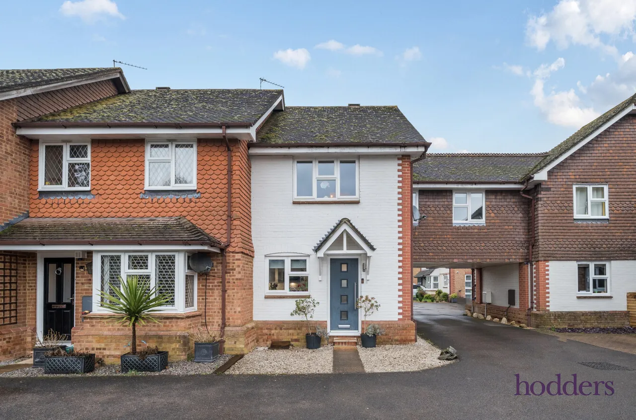 Warwick Deeping, Ottershaw, KT16, photo 22