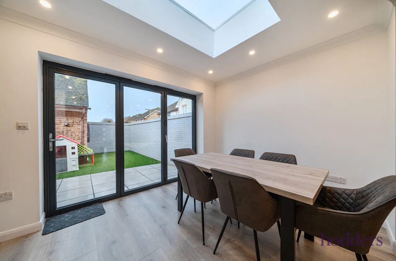 Warwick Deeping, Ottershaw, KT16, photo 11