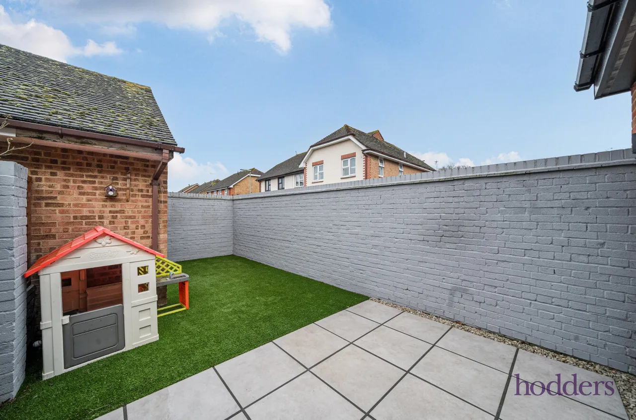 Warwick Deeping, Ottershaw, KT16, photo 23