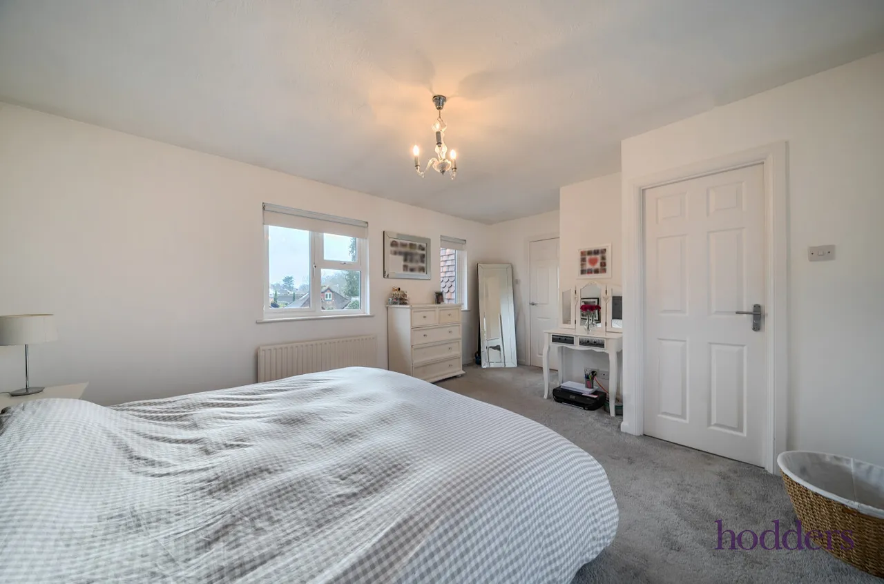 Warwick Deeping, Ottershaw, KT16, photo 18