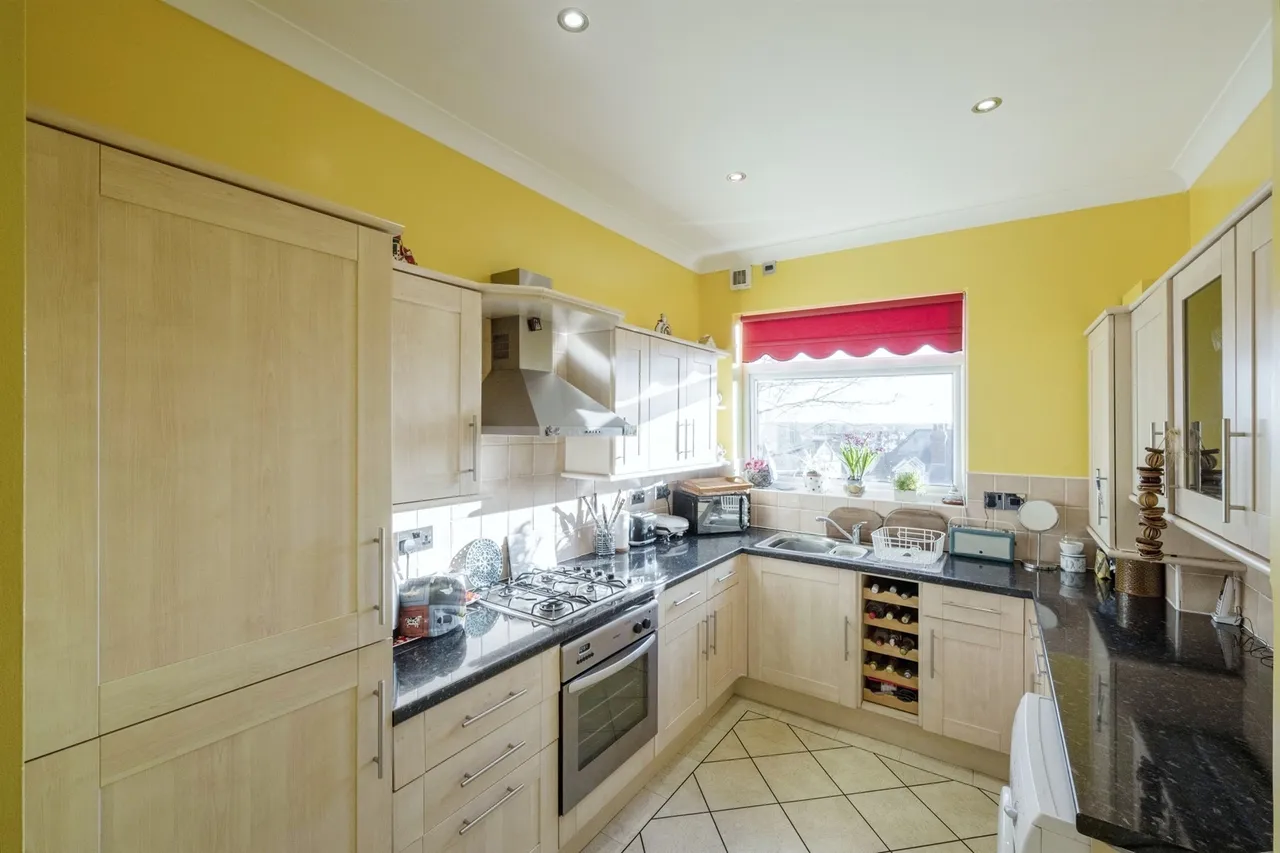 Thorne Road, Wheatley, Doncaster, photo 3