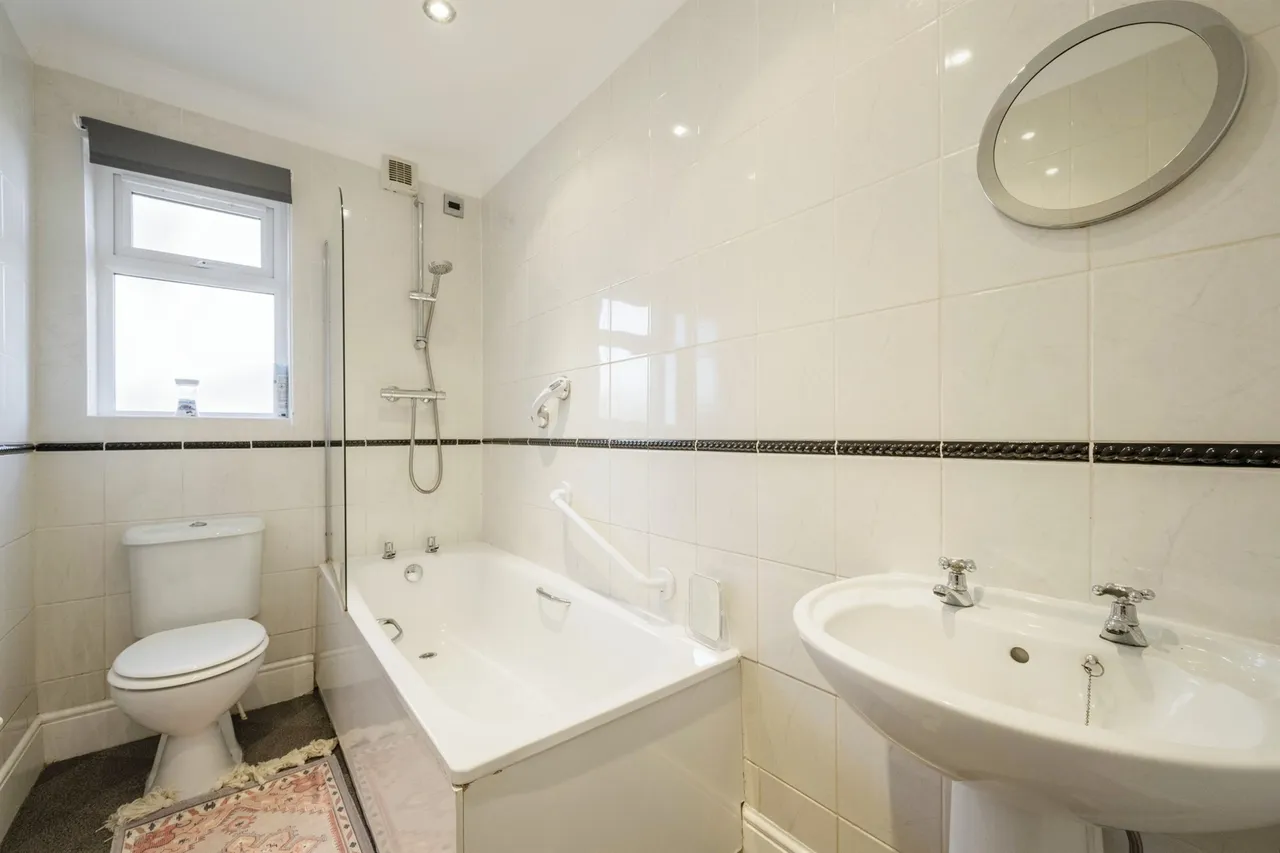 Thorne Road, Wheatley, Doncaster, photo 12