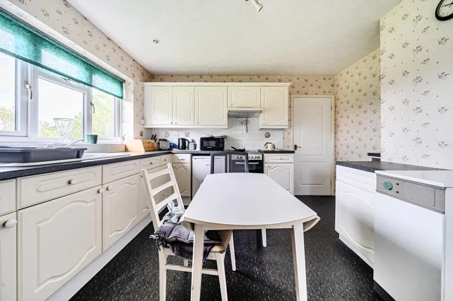Eardisley, Hereford, HR3, photo 4