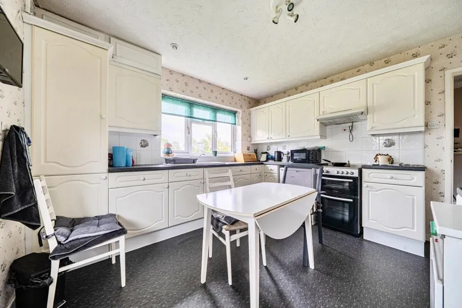 Eardisley, Hereford, HR3, photo 3