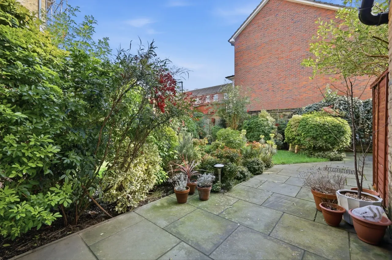 Capworth Street, Leyton, E10, photo 14