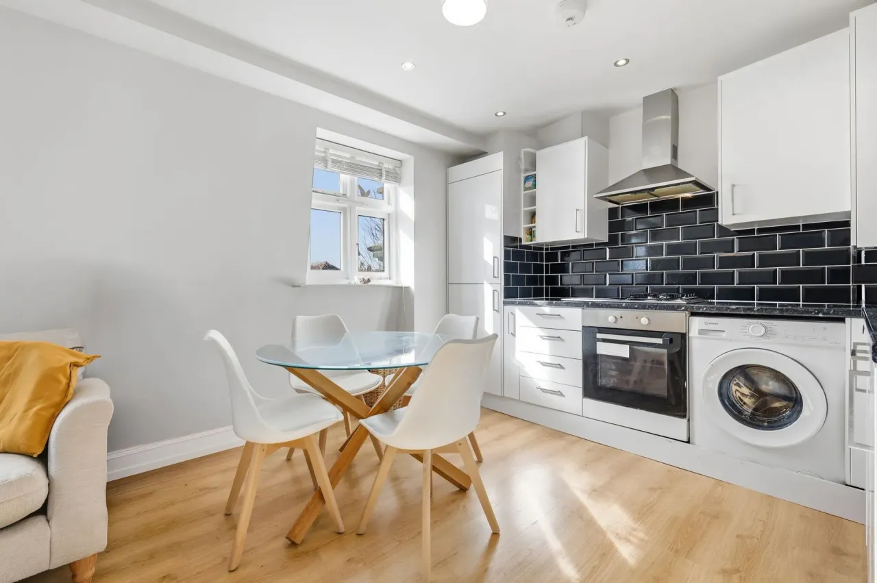Capworth Street, Leyton, E10, photo 5