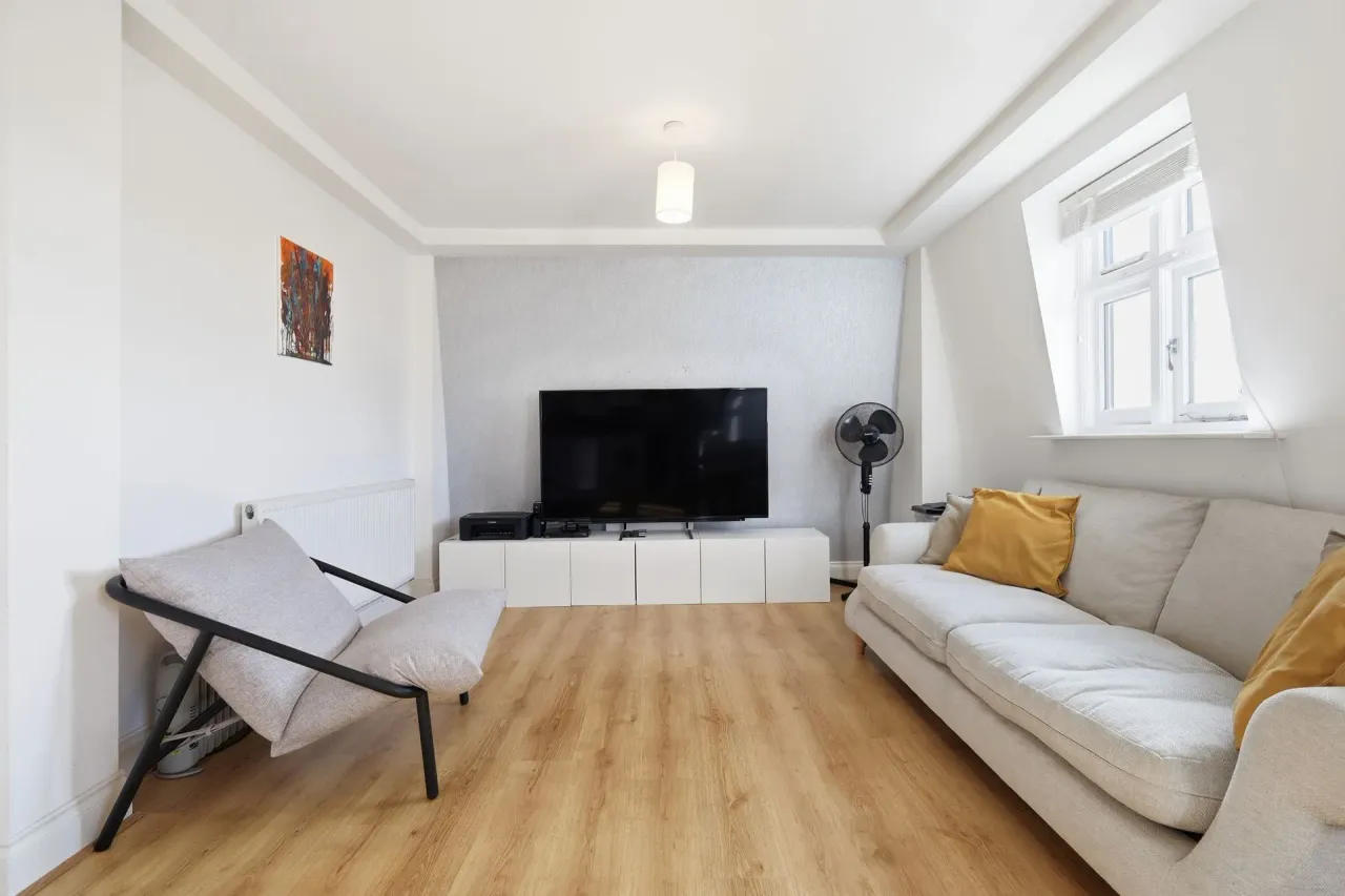 Capworth Street, Leyton, E10, photo 6