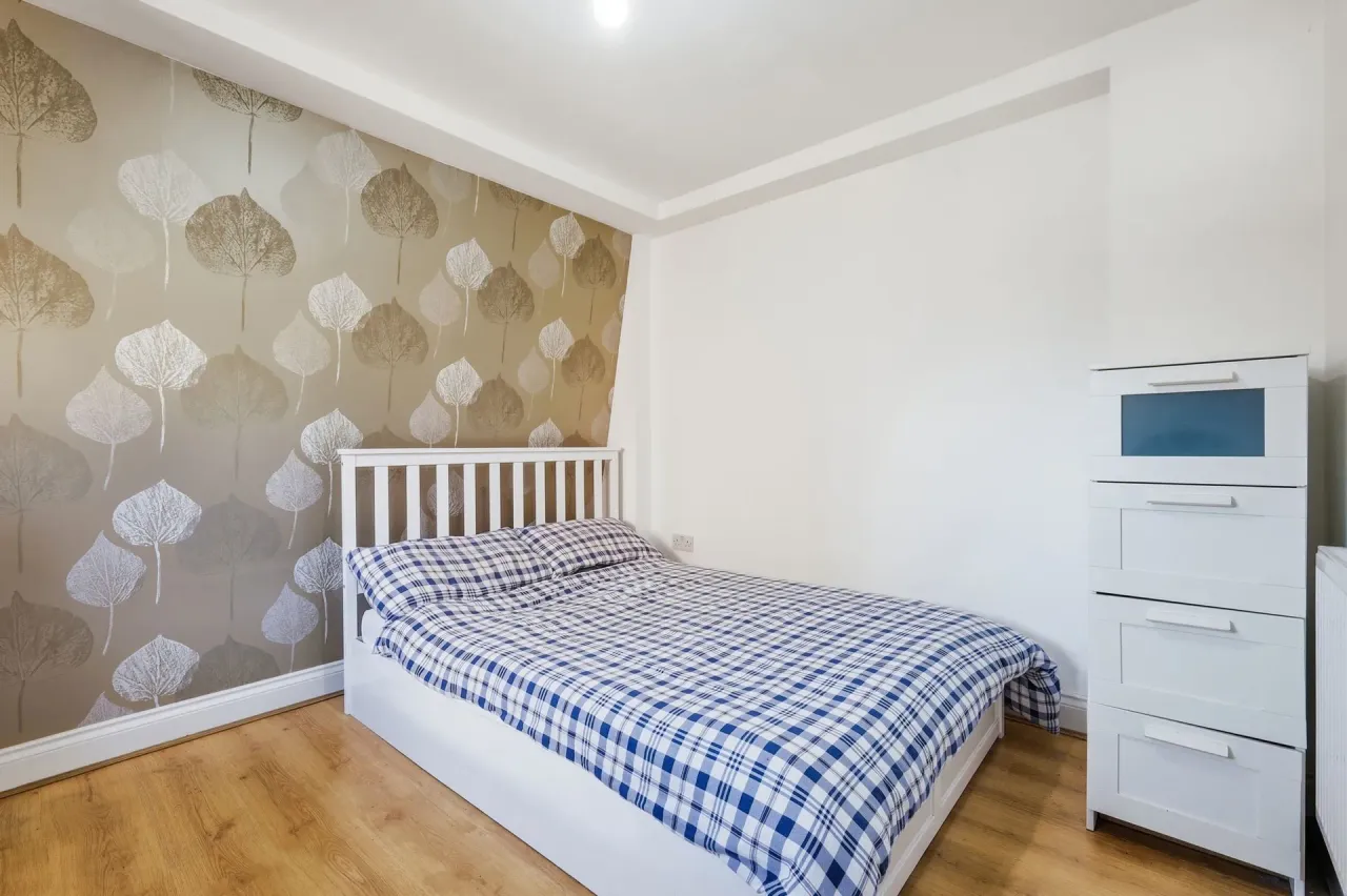 Capworth Street, Leyton, E10, photo 9