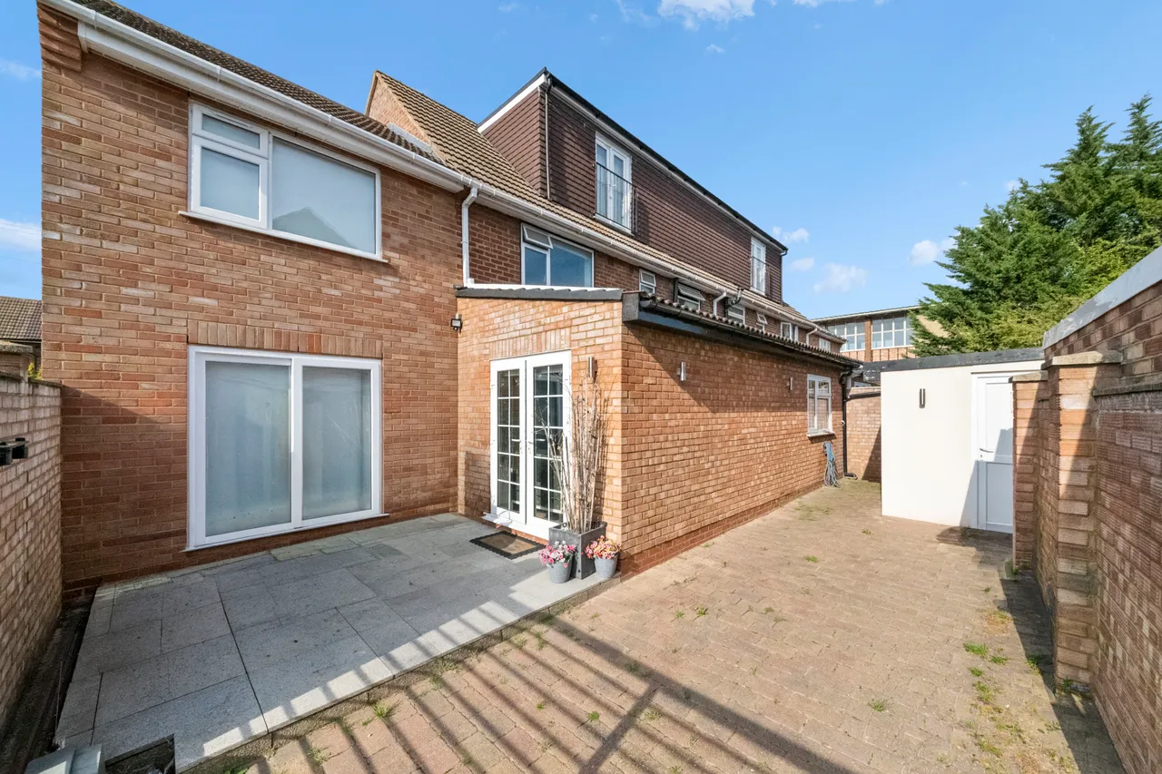 Newbury Close, Northolt, UB5, photo 7