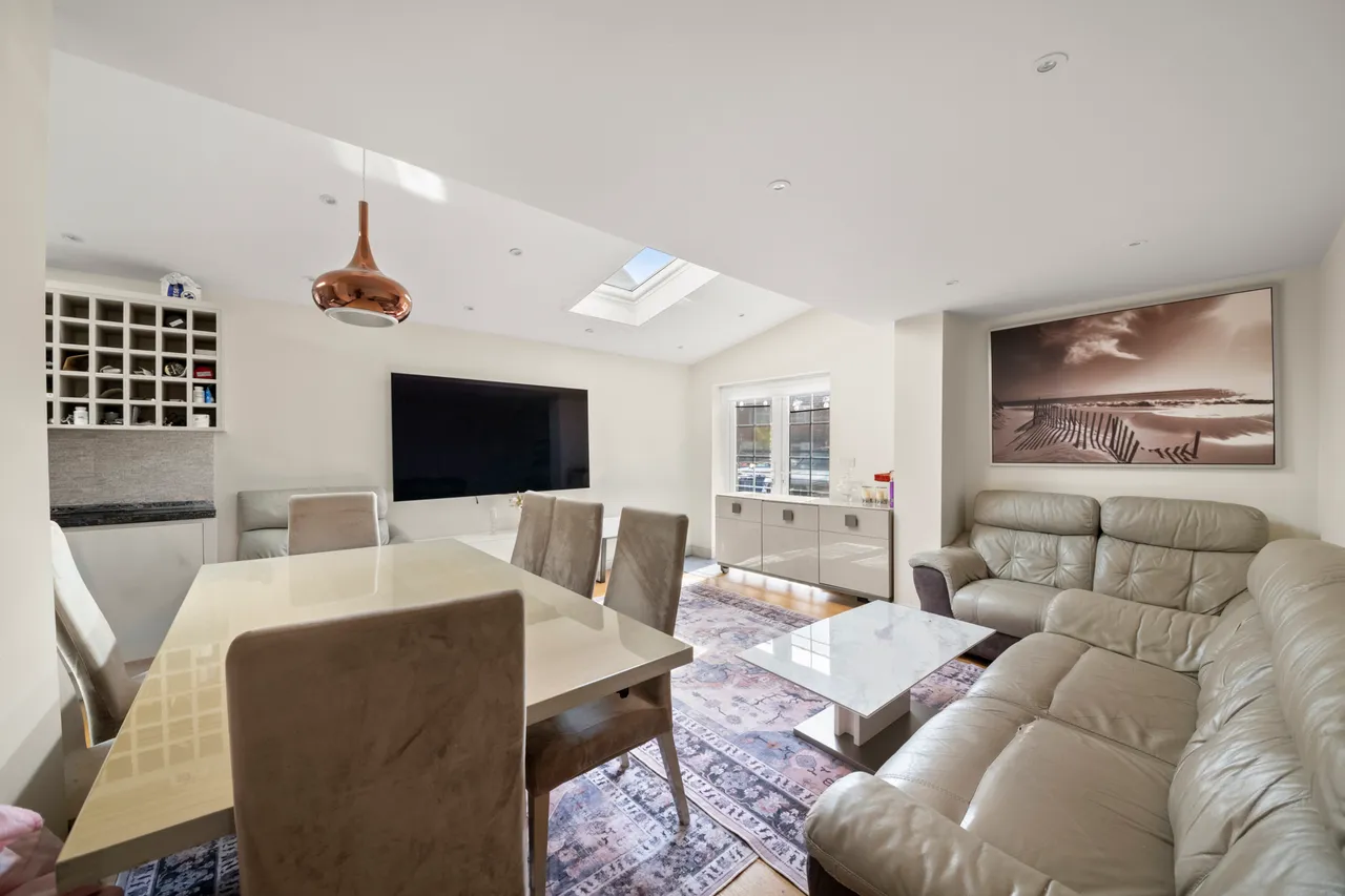 Newbury Close, Northolt, UB5, photo 6