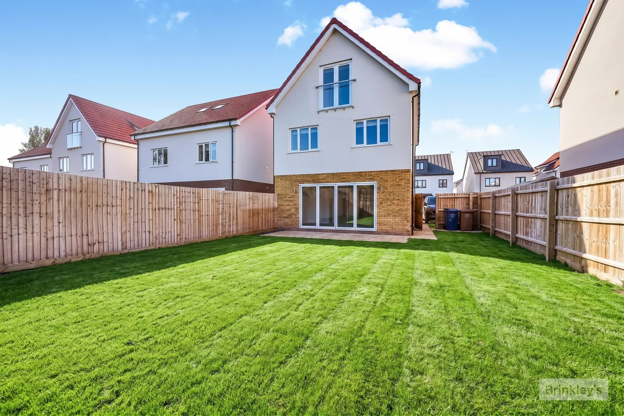 Osprey Place, March, PE15, photo 14