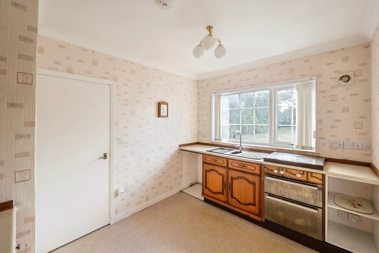 Top Hall Road, Bessacarr, Doncaster, photo 8