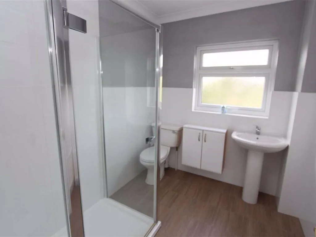 Dale View Avenue, North Chingford, London E4, photo 11