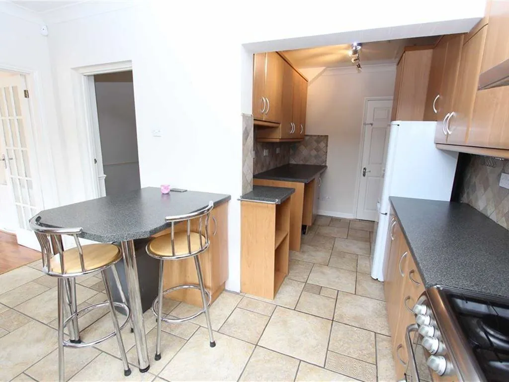 Dale View Avenue, North Chingford, London E4, photo 6